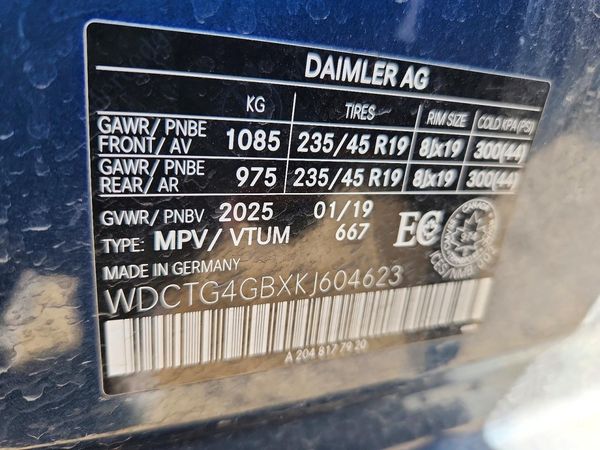 2019 MERCEDES-BENZ GLA