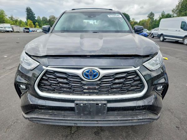 2020 TOYOTA HIGHLANDER LE