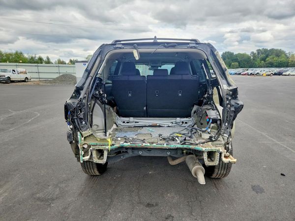 2020 TOYOTA HIGHLANDER LE