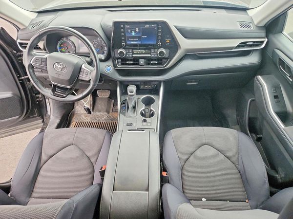 2020 TOYOTA HIGHLANDER LE