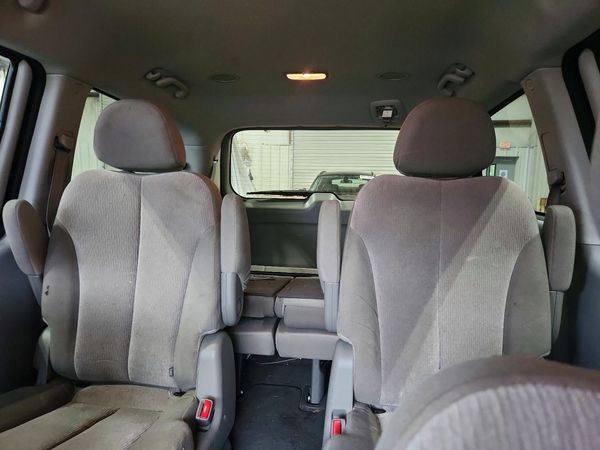 2014 KIA SEDONA