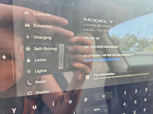 2024 TESLA MODEL Y