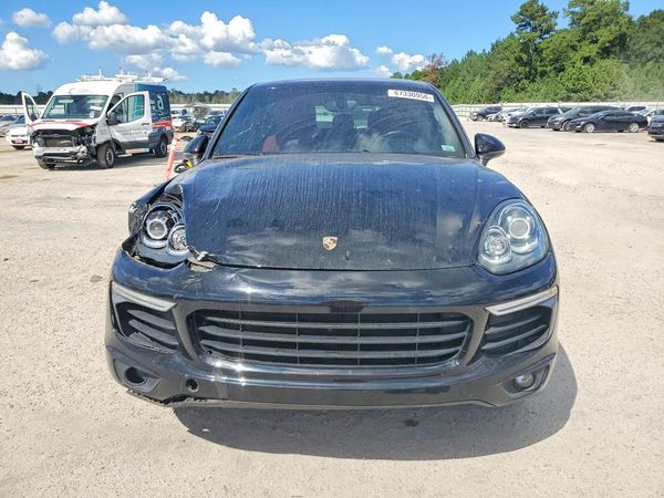 2016 PORSCHE CAYENNE