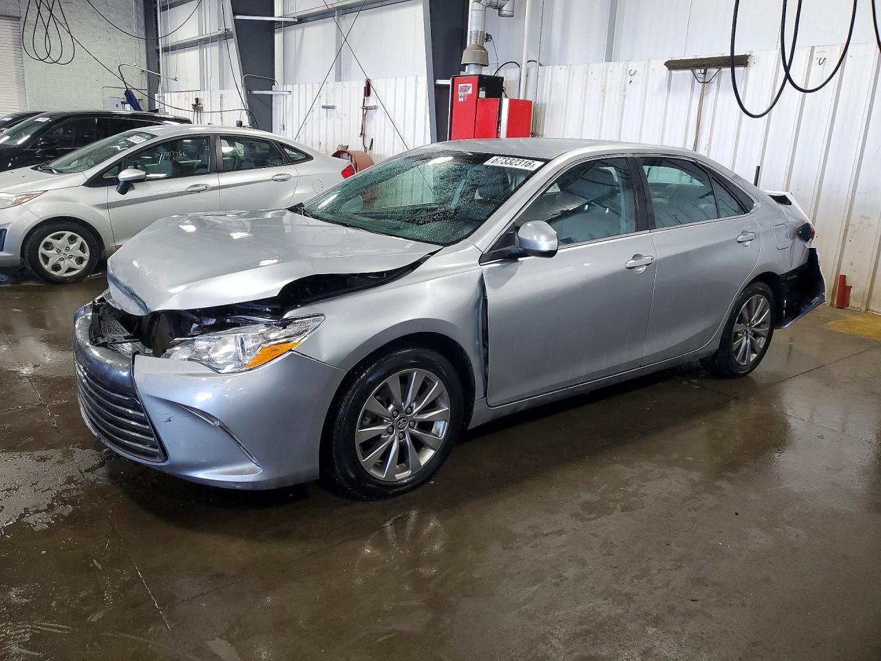 2016 TOYOTA CAMRY
