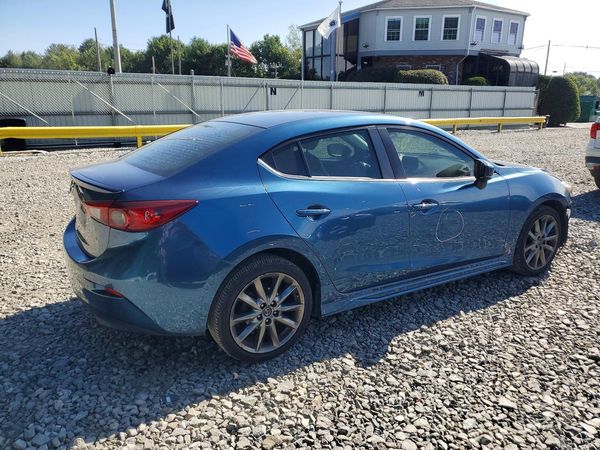 2018 MAZDA 3 Touring