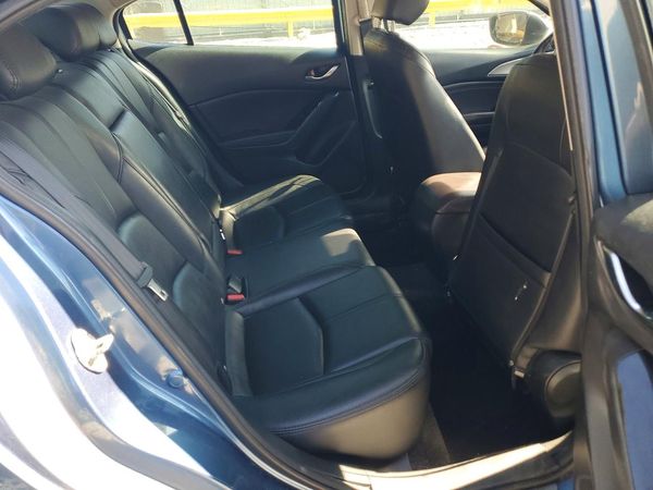 2018 MAZDA 3 Touring