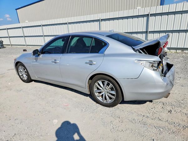 2015 INFINITI Q50