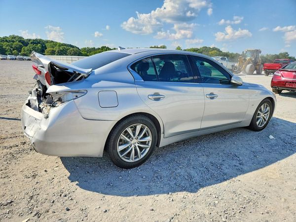 2015 INFINITI Q50