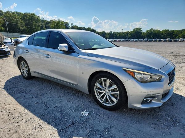 2015 INFINITI Q50