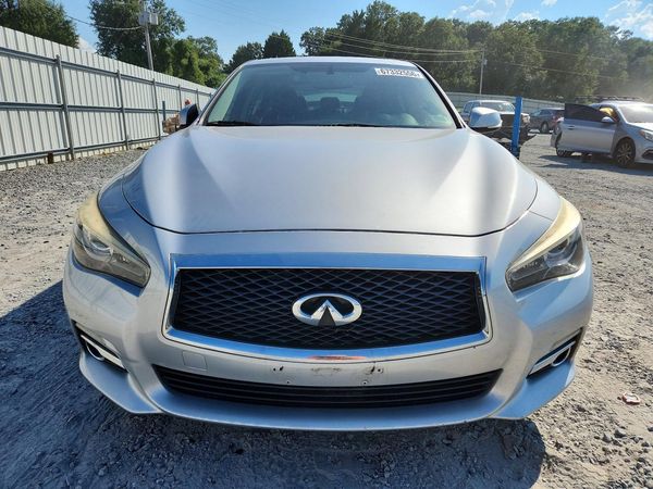 2015 INFINITI Q50