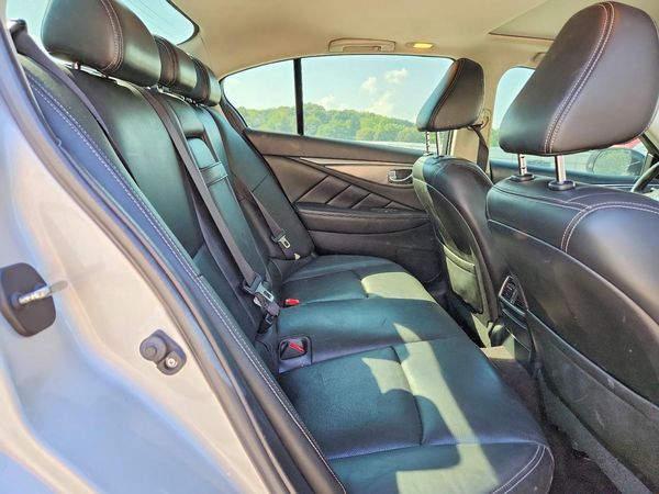 2015 INFINITI Q50