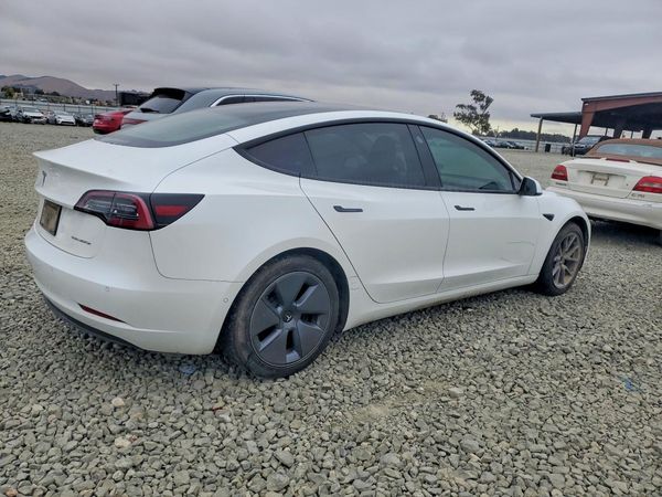2021 TESLA MODEL 3