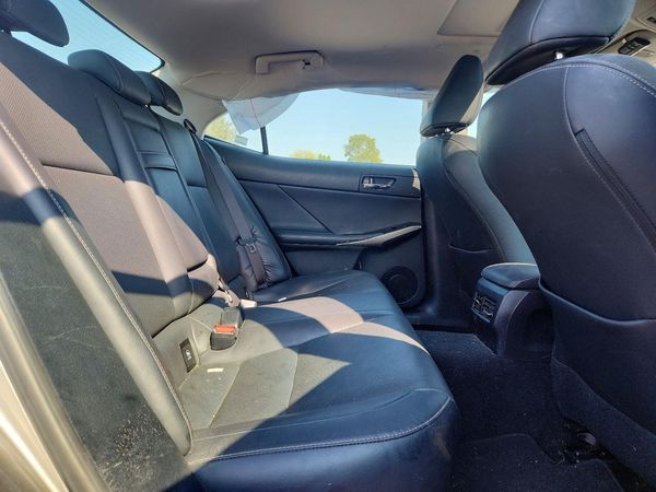 2015 LEXUS IS