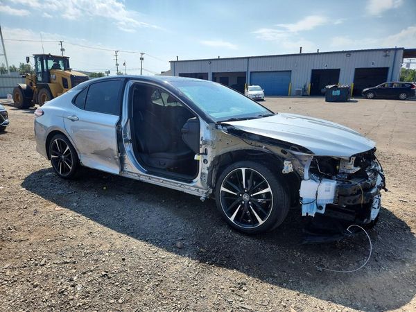 2018 TOYOTA CAMRY