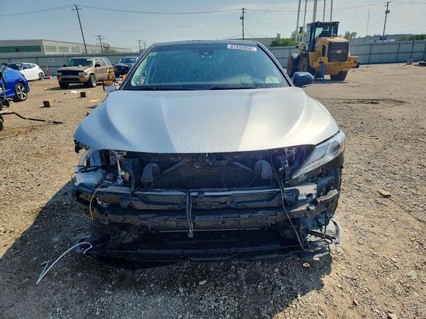 2018 TOYOTA CAMRY