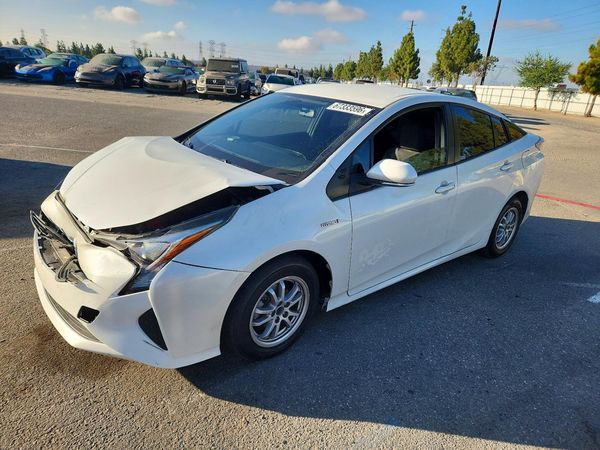 2016 TOYOTA PRIUS