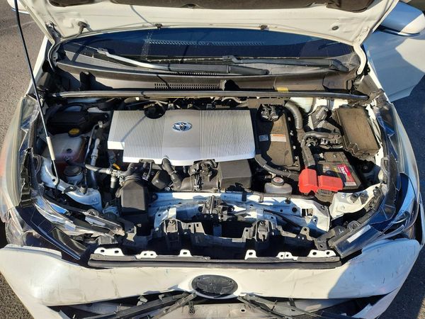 2016 TOYOTA PRIUS