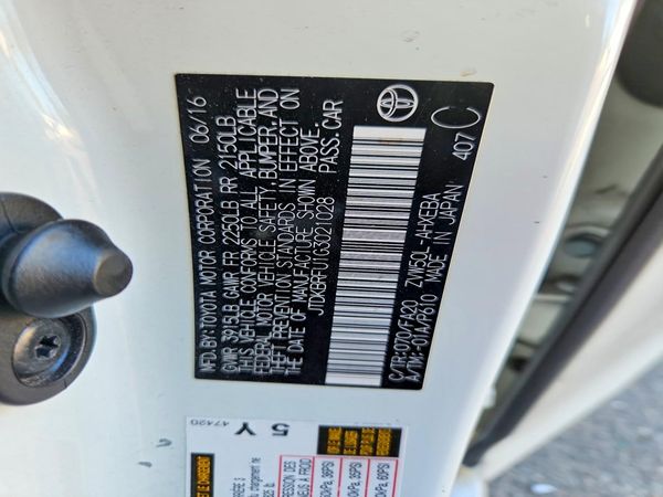 2016 TOYOTA PRIUS