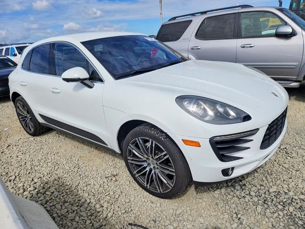 2016 PORSCHE MACAN