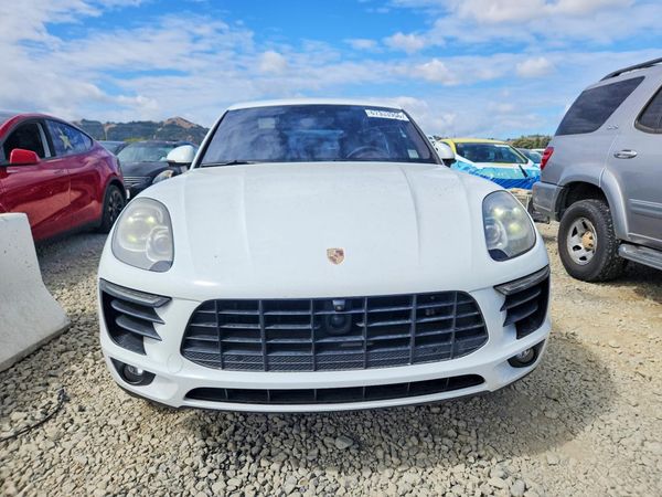 2016 PORSCHE MACAN