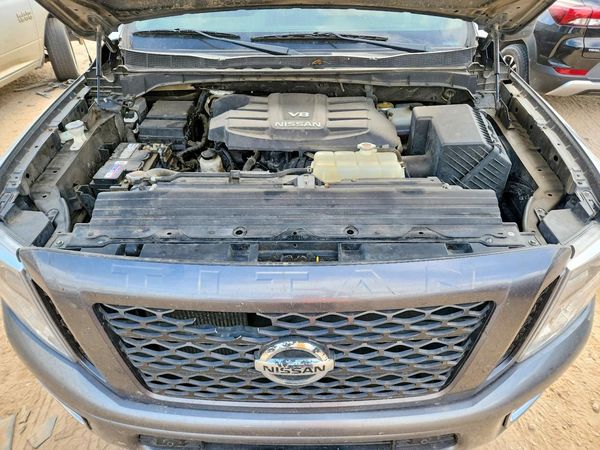 2018 NISSAN TITAN — Engine bay