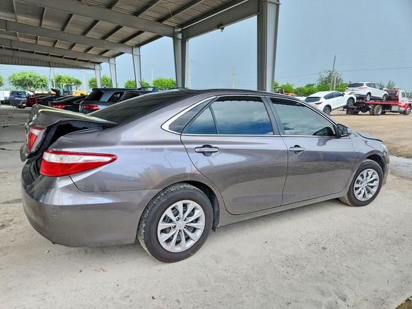 2015 TOYOTA CAMRY