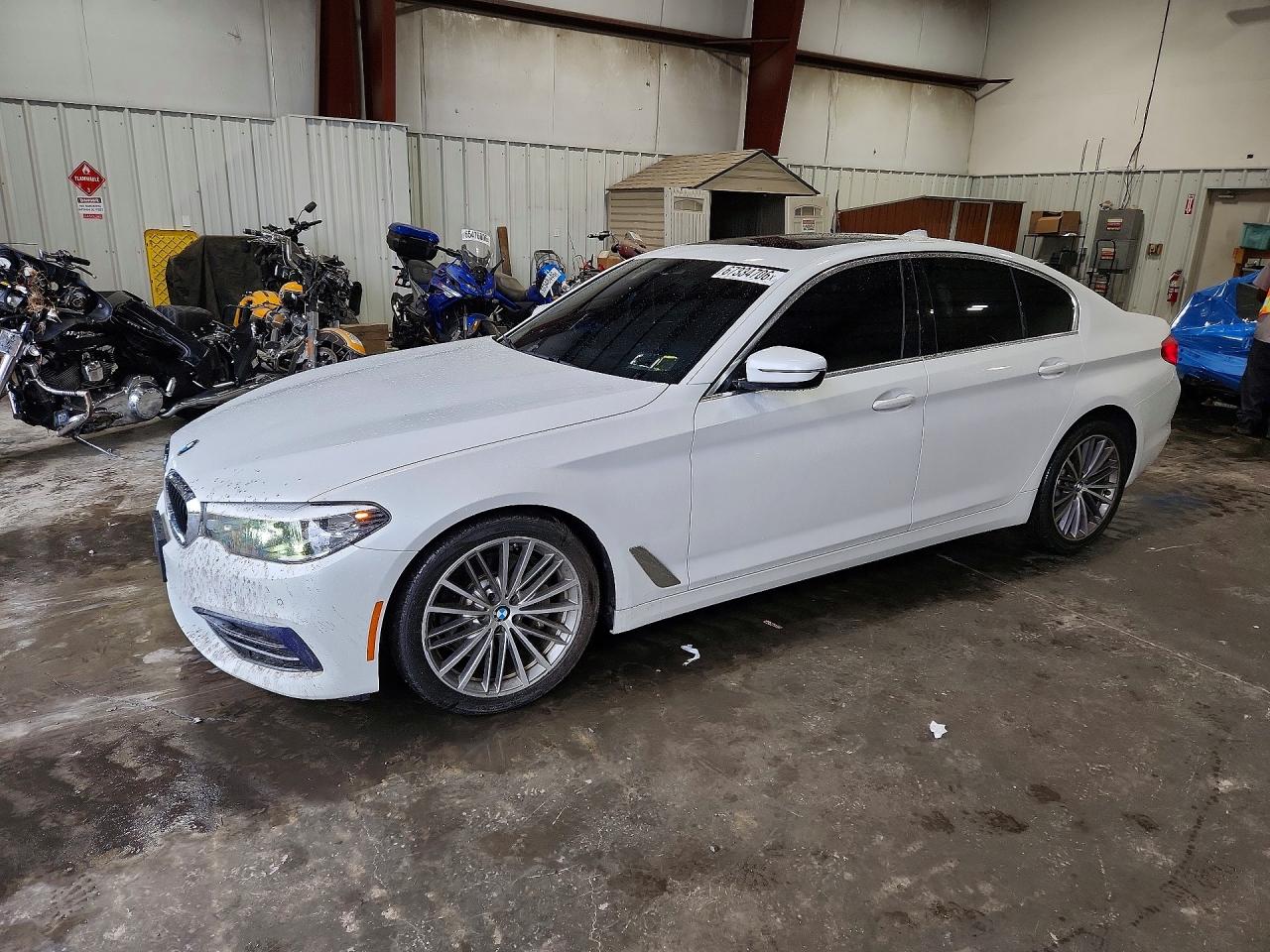 2020 BMW 530