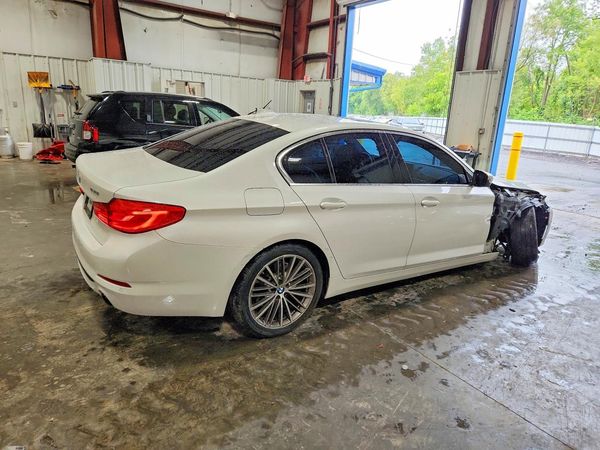 2020 BMW 530