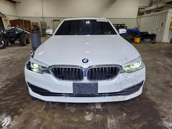 2020 BMW 530