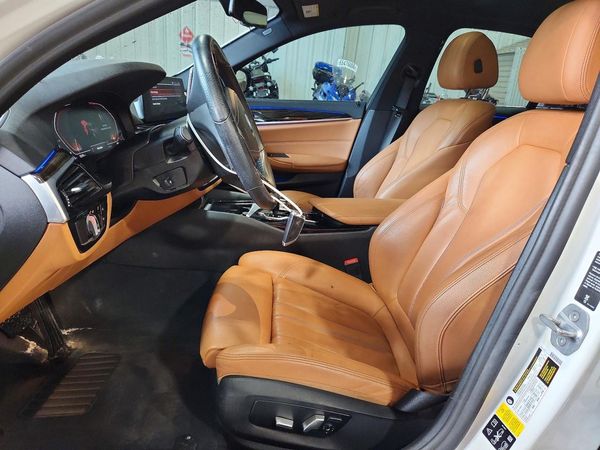 2020 BMW 530