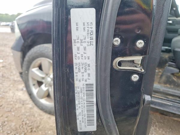 2016 RAM 1500 SLT — VINS