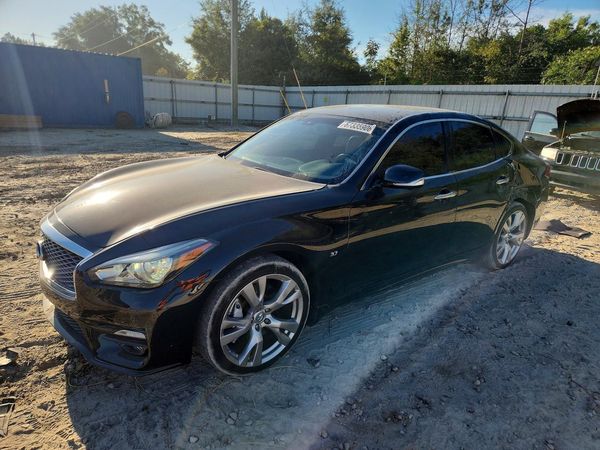 2015 INFINITI Q70