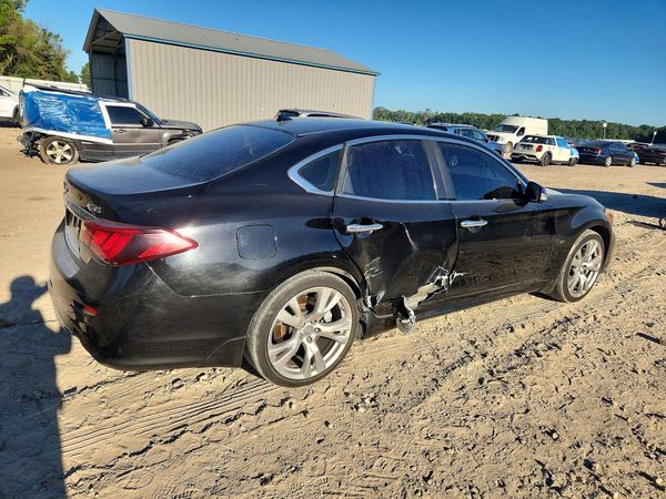 2015 INFINITI Q70