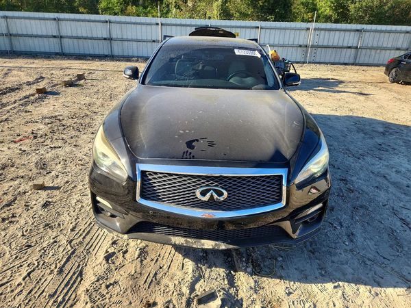 2015 INFINITI Q70