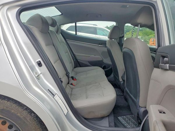 2017 HYUNDAI ELANTRA SE Base