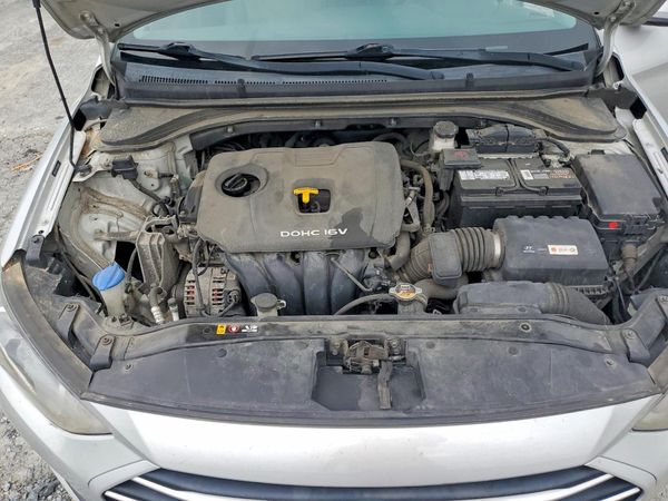 2017 HYUNDAI ELANTRA SE Base