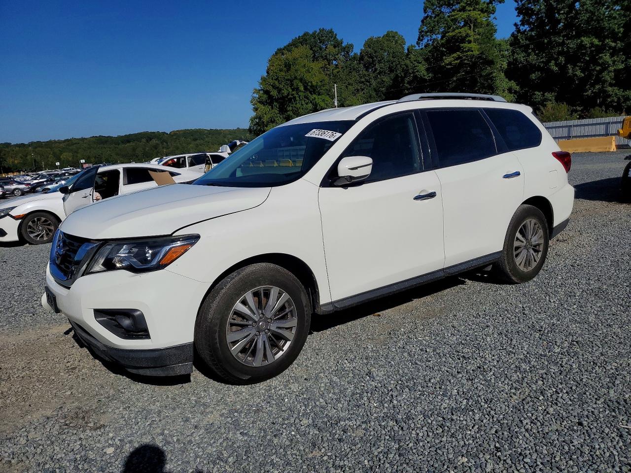 2020 NISSAN PATHFINDER SV — Front 3/4