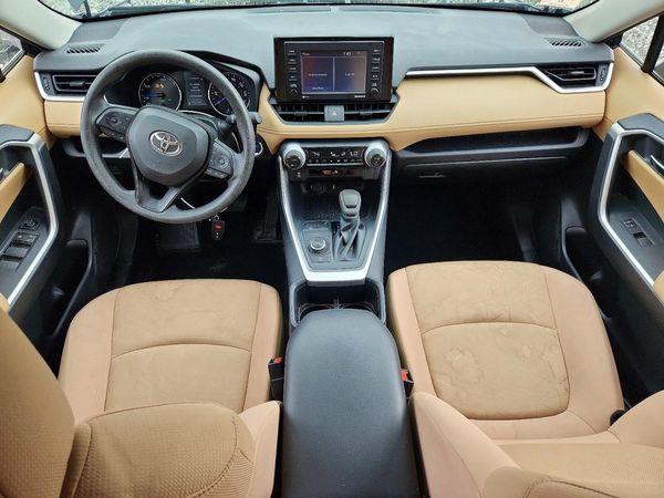 2022 TOYOTA RAV4 XLE