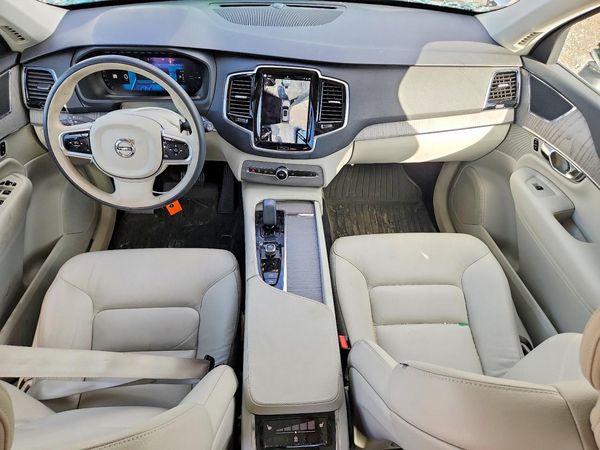 2025 VOLVO XC90