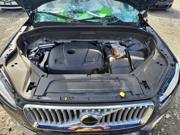 2025 VOLVO XC90