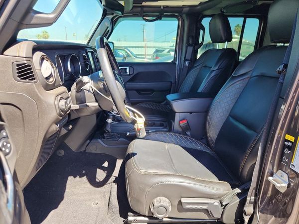 2021 JEEP WRANGLER UNLIMITED Unlimited Sahara 4XE — DENT