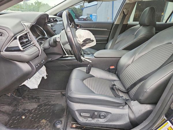 2019 TOYOTA CAMRY