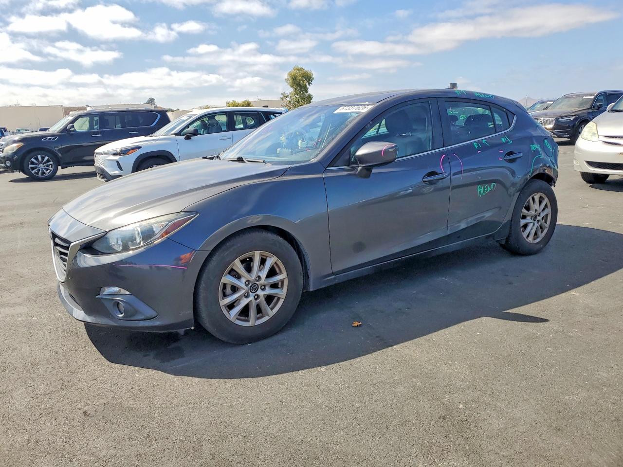 2016 MAZDA 3 SE