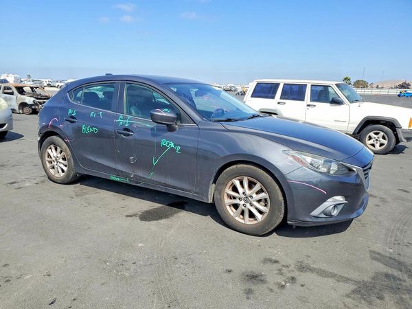 2016 MAZDA 3 SE