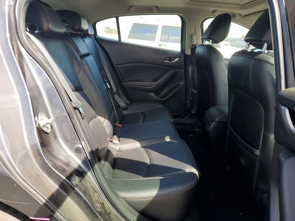 2016 MAZDA 3 SE