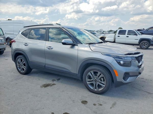 2021 KIA SELTOS S