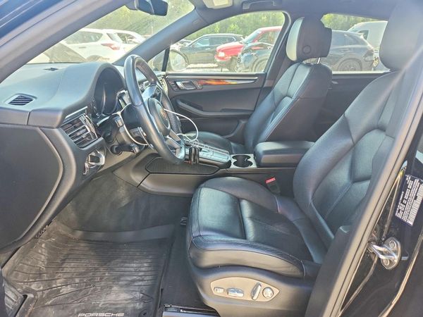 2019 PORSCHE MACAN