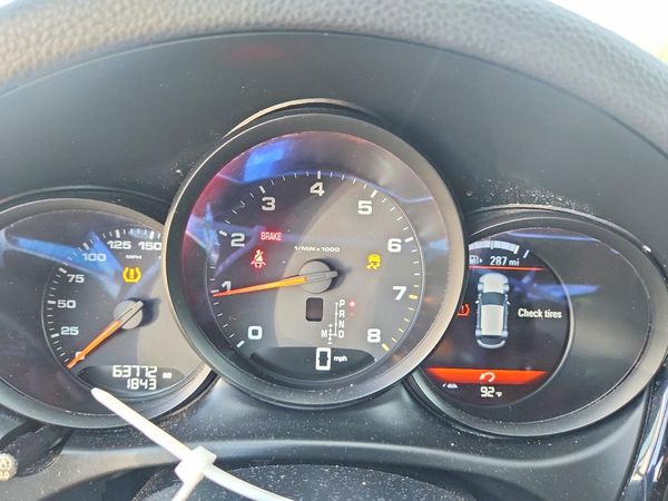 2019 PORSCHE MACAN