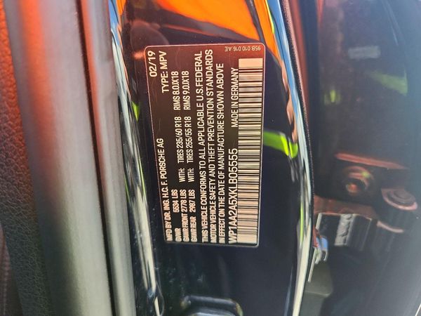 2019 PORSCHE MACAN