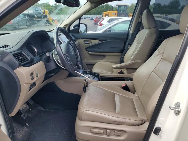 2017 HONDA PILOT Elite